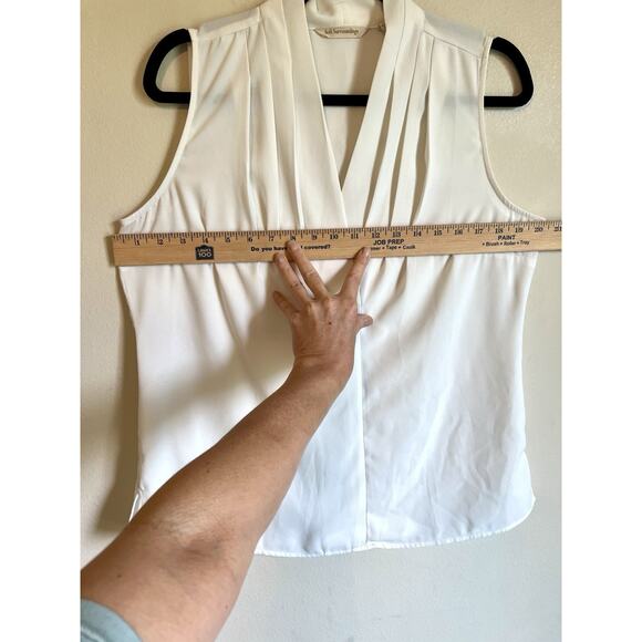 Soft Surroundings Pleated Blouse Tank Top Size Medium White Office Business - Picture 8 of 8